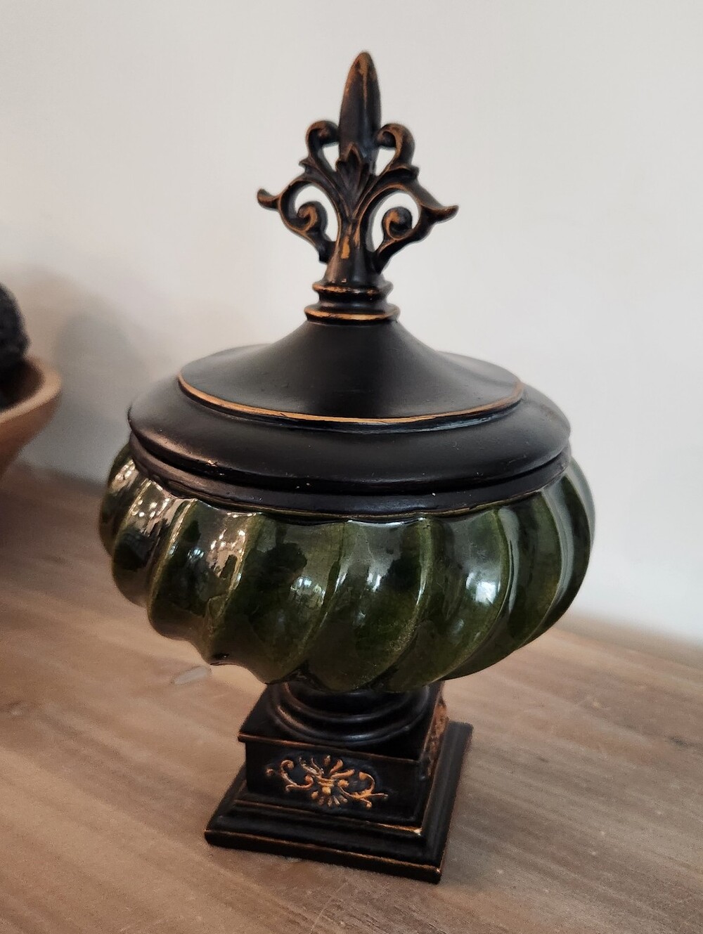 🏺 Hobby Lobby Green Glass Urn Apothecary Jar Fleur De Lis Decor Canister Vase